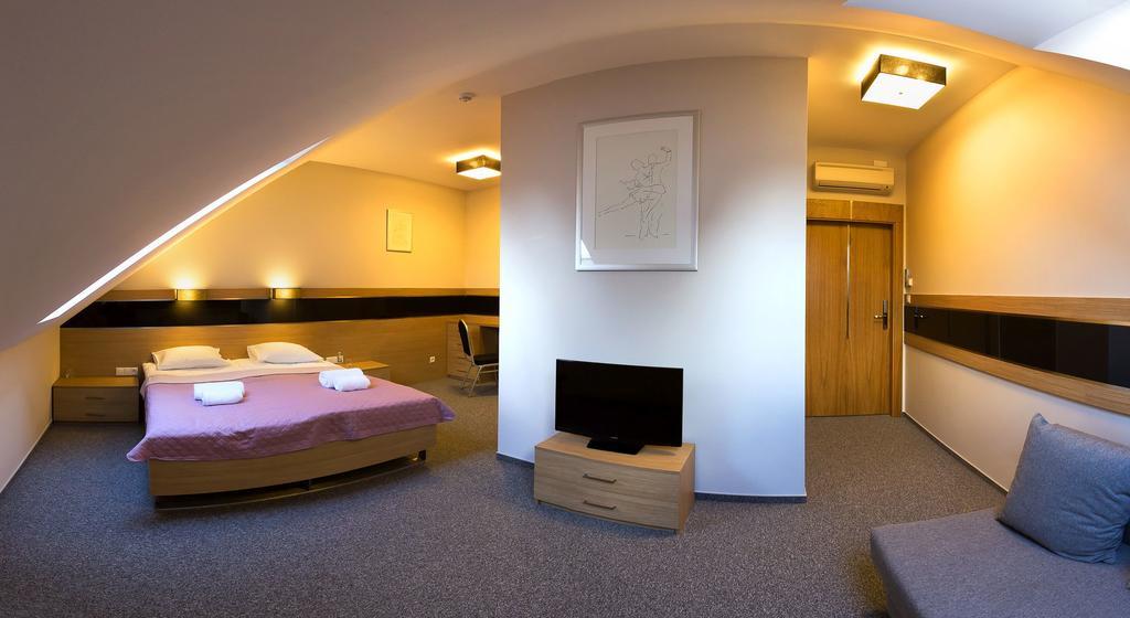 Hotel Karo رادوم الغرفة الصورة